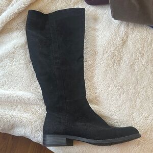 Women's Black Suede Mid-Calf Boot - Sleek Everyday Style
